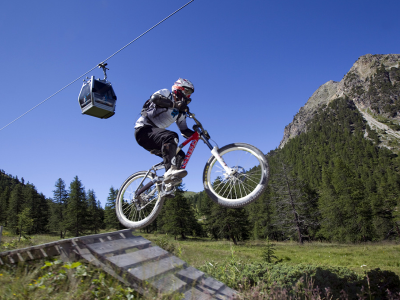 Prenotazione del pass multi-attività estivo di Montgenèvre